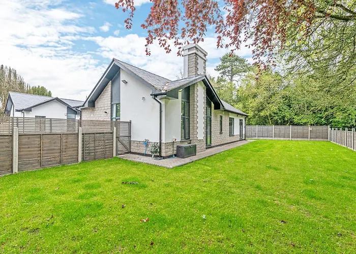 Family And Dog Friendly Luxury 3 Bed Property - With Hot Tub