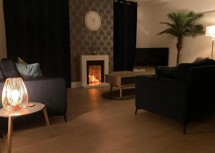 Family And Dog Friendly Luxury 3 Bed Property - With Hot Tub