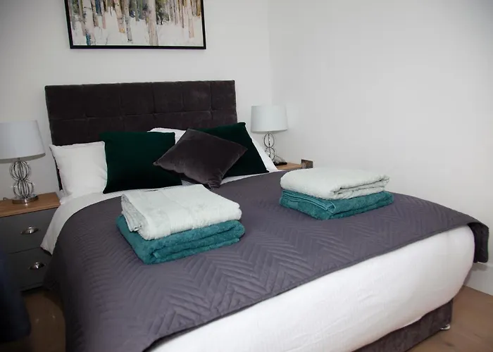 Family And Dog Friendly Luxury 3 Bed Property - With Hot Tub