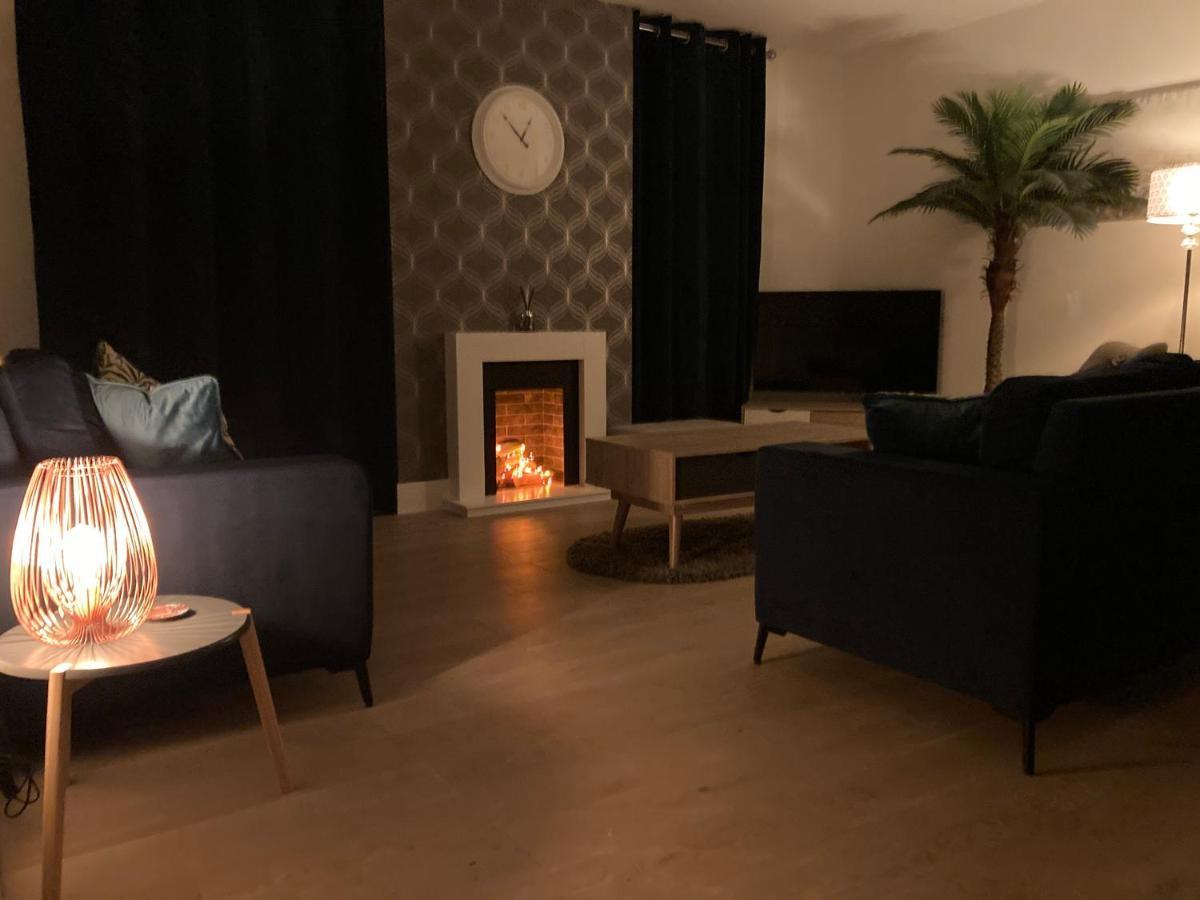 Family And Dog Friendly Luxury 3 Bed - With Hot Tub *